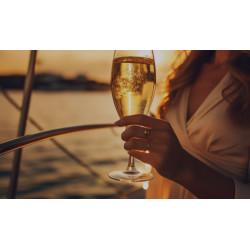 Sparkling sailing: l’emozione della vela e il brio delle bollicine